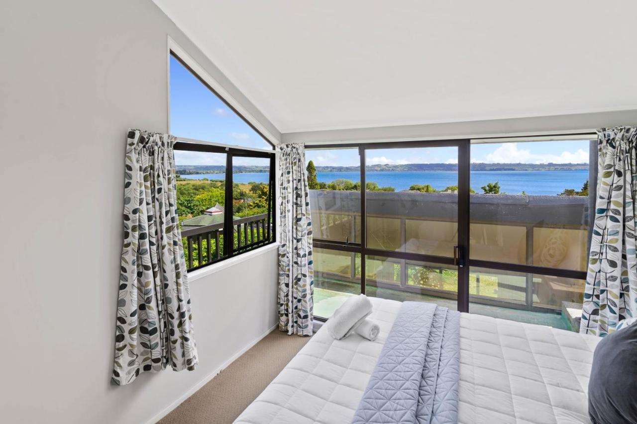 The Bird House - Kawaha Point, Rotorua. Stylish Six Bedroom Home With Space, Views And Relaxed Atmosphere 外观 照片